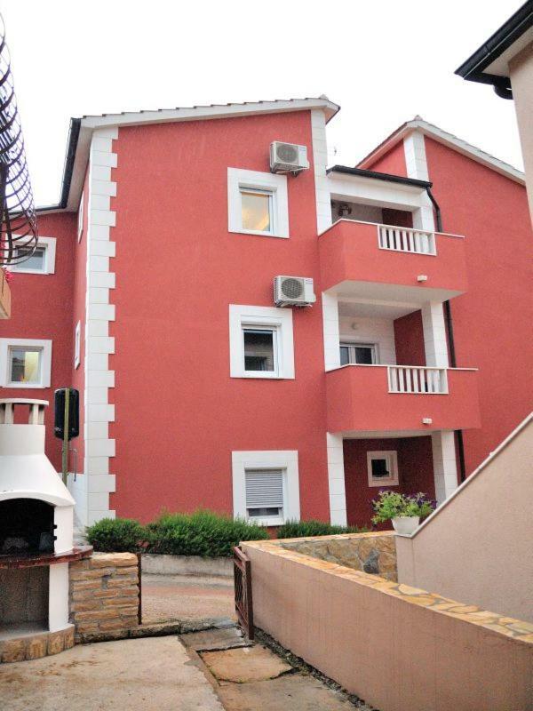 Apartments Mira Rogoznica  Kültér fotó