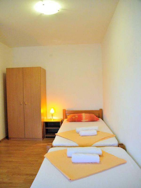 Apartments Mira Rogoznica  Kültér fotó