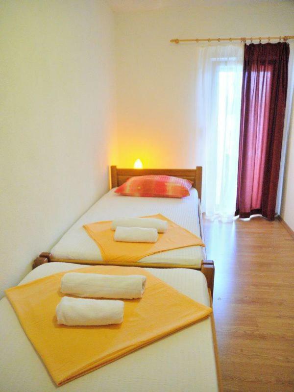 Apartments Mira Rogoznica  Kültér fotó